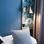 Lafayette Hotel